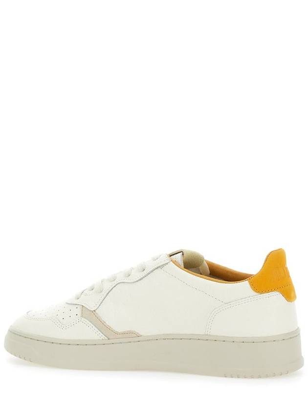 'Medalist Low' White Low Sneakers With Logo Patch And Contrasting Heel Pad In Leather Man - AUTRY - BALAAN 3