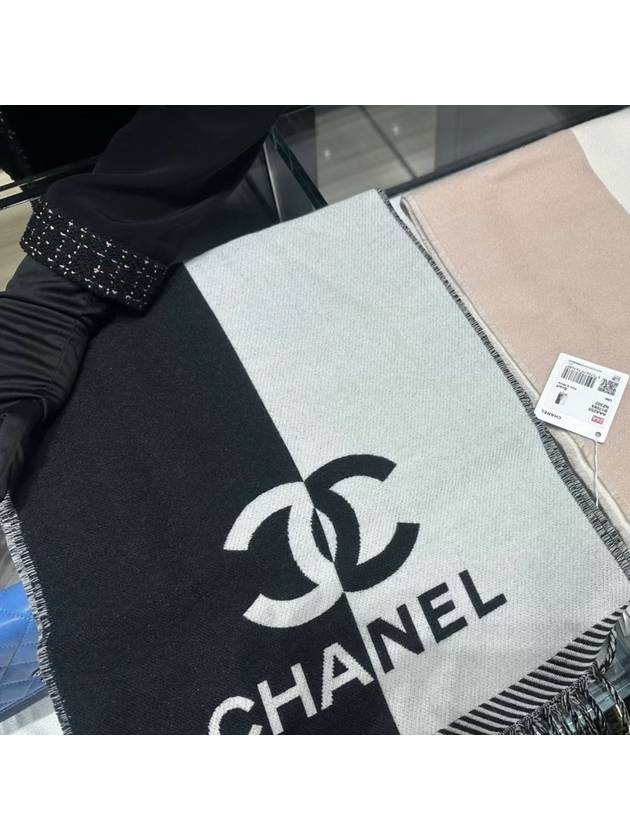 CC logo two tone double sided muffler scarf women men unisex black - CHANEL - BALAAN 5