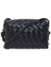 Intrecciato Loop Small Leather Cross Bag Black - BOTTEGA VENETA - BALAAN 2