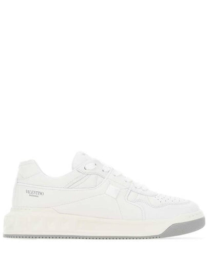 Stud Low Top Sneakers White - VALENTINO - BALAAN 2