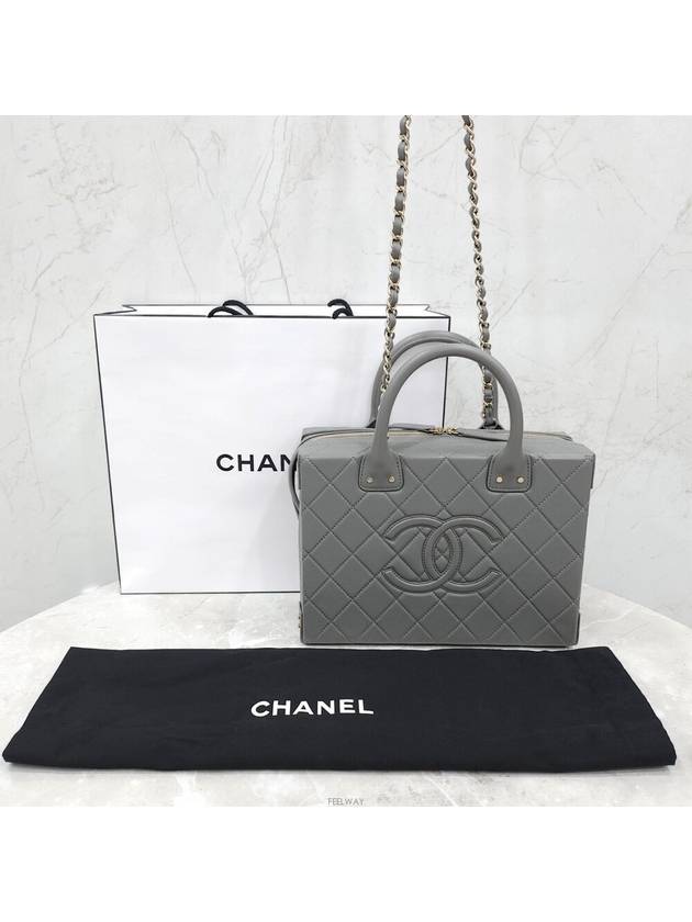 Lux You Calfskin cosmetic case top handle tote shoulder bag AS3344 - CHANEL - BALAAN 7