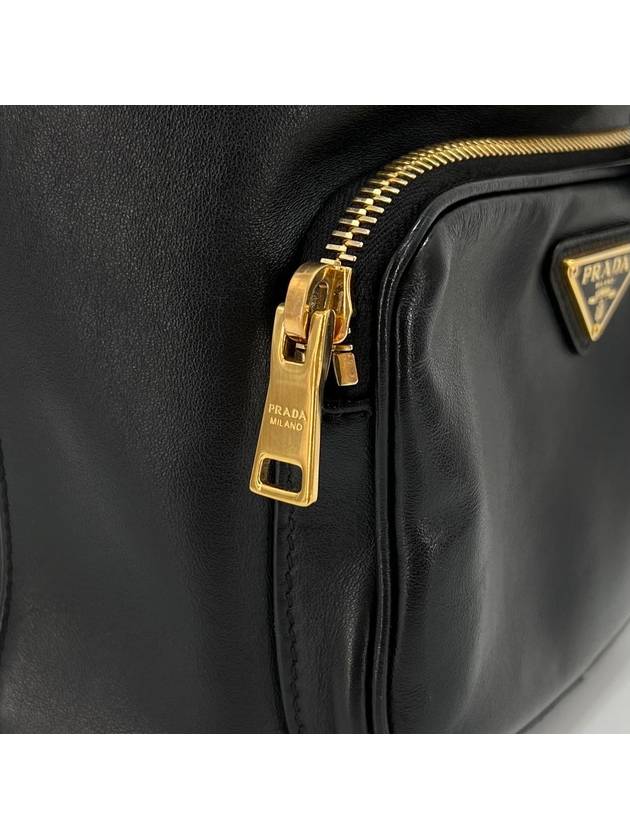 Leather triangle logo bucket bag black - PRADA - BALAAN 6