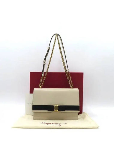 Ferragamo 21 I284 Beige Leather New Vara Medium Shoulder Bag - SALVATORE FERRAGAMO - BALAAN 1