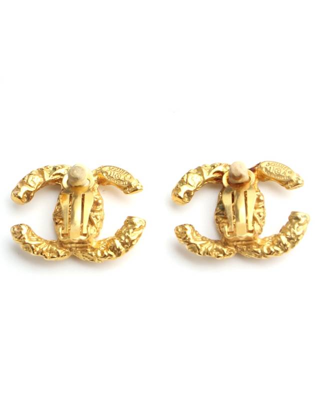 Vintage gold CC logo clip on earrings - CHANEL - BALAAN 3