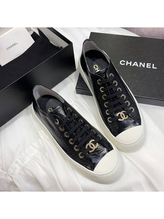 Women's Sneakers Patent Black CC Gold Spears - CHANEL - BALAAN 1