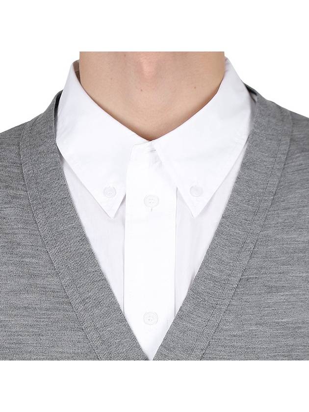 Men's Sustainable Classic Diagonal Wool Cardigan Pale Grey - THOM BROWNE - 7