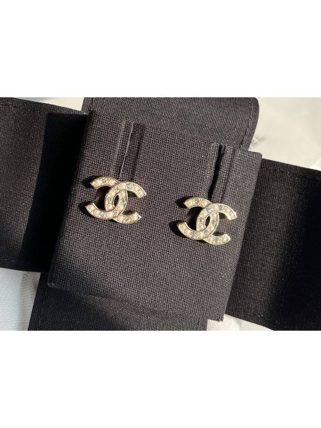 CC logo pearl women s earrings ABB771B - CHANEL - BALAAN 3