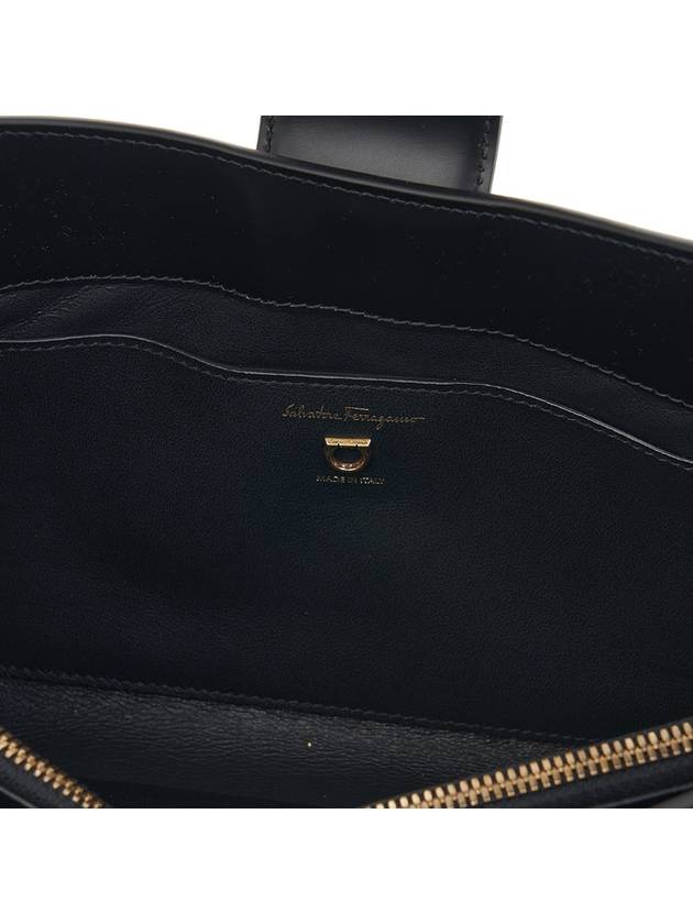 Trifolio Shoulder Bag Black - SALVATORE FERRAGAMO - BALAAN 10