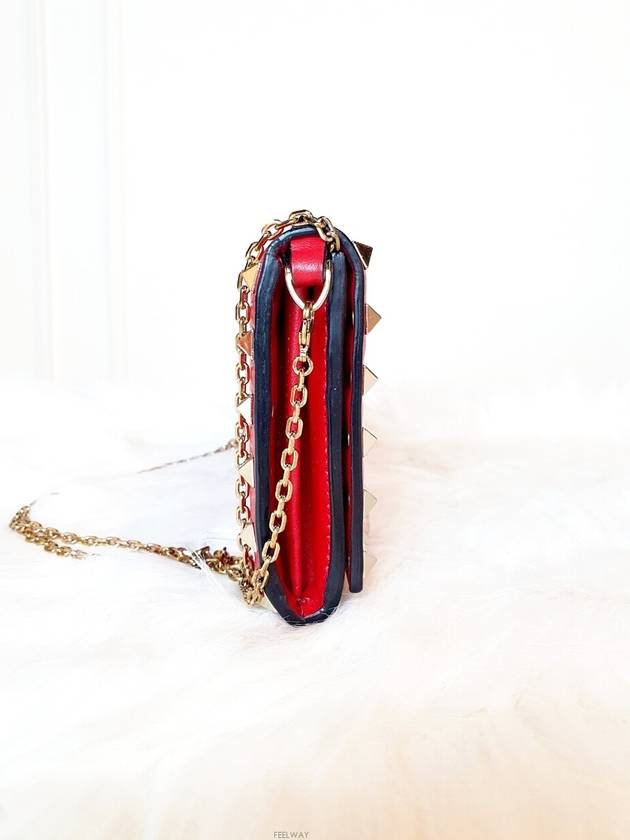 Daol Beomeo Branch Rockstud WOC Chain Wallet Red B - VALENTINO - BALAAN 3