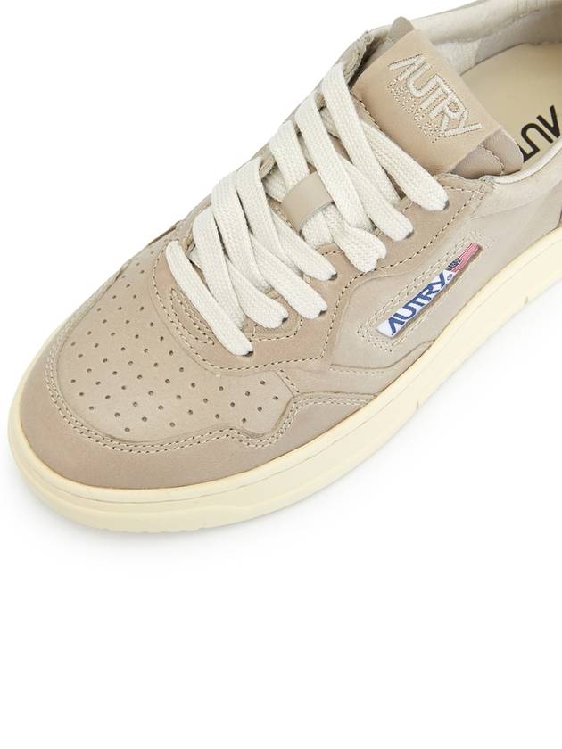 Women's Medalist Goatskin Low Top Sneakers Grey - AUTRY - BALAAN 8