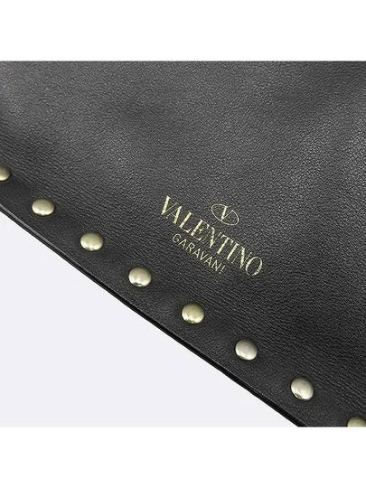 PW2P0269BOL Black Leather Rockstud Embellished Clutch - VALENTINO - BALAAN 2