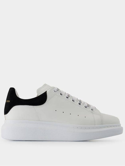 Oversized Low-Top Sneakers Black White - ALEXANDER MCQUEEN - BALAAN 2