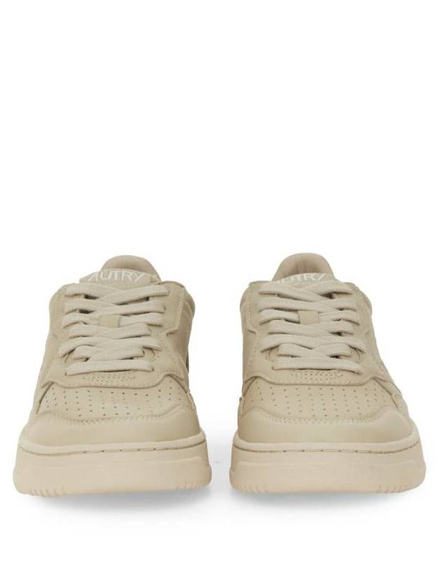 Autry "Medalist Low" Sneaker - AUTRY - BALAAN 5