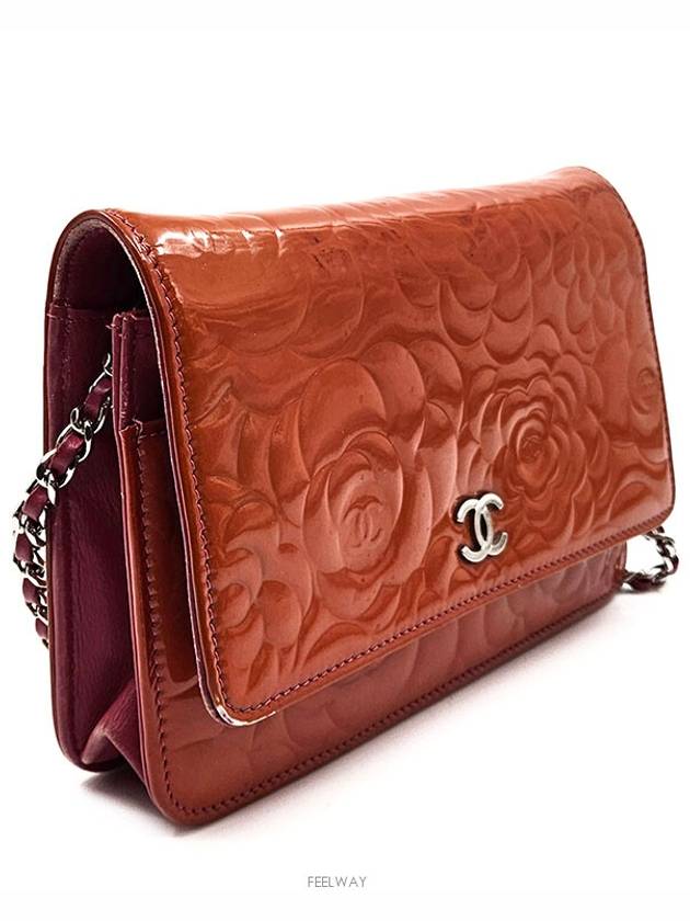 Patent camellia woc cross bag - CHANEL - BALAAN 2