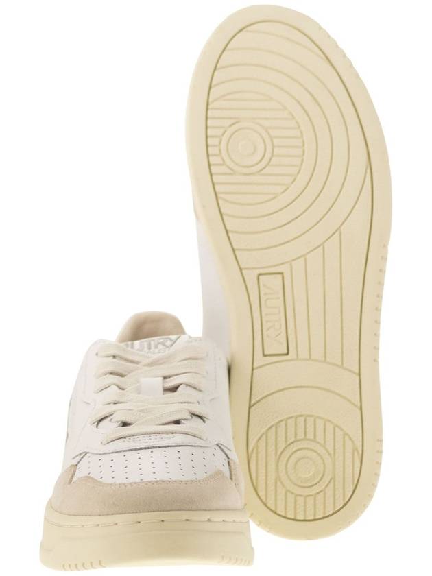 MEDALIST LOW - Leather and Suede Sneakers - AUTRY - BALAAN 5