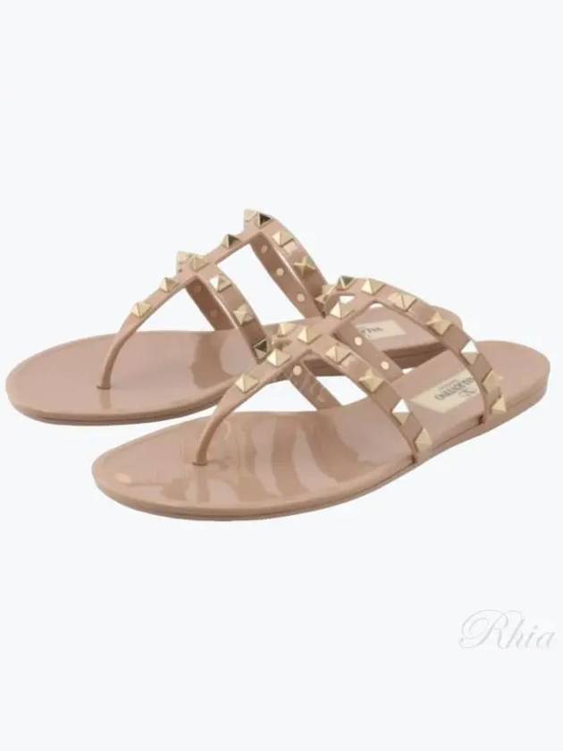 Rockstud Rubber Slippers Poudre - VALENTINO - BALAAN 2