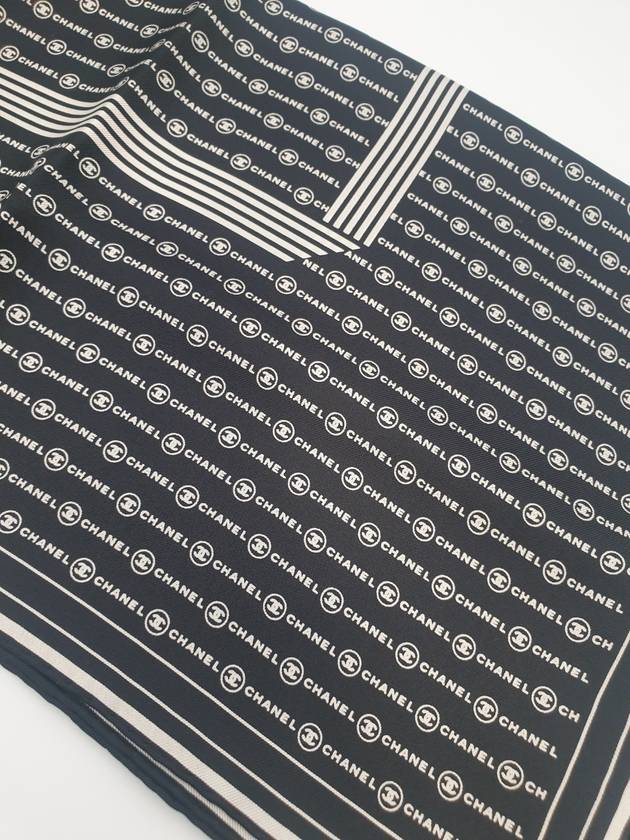 CC Logo Lettering Silk Square Women s Scarf Black AAA351 - CHANEL - BALAAN 4