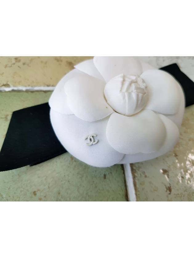 camellia corsage brooch - CHANEL - BALAAN 4