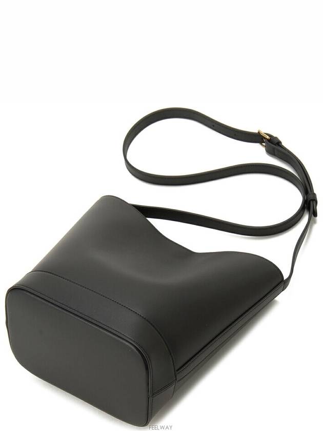 Coeur Triomphe Calfskin Small Bucket Bag Black - CELINE - BALAAN 6