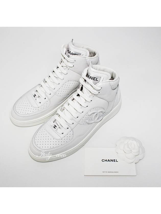 Sneakers Calfskin White - CHANEL - BALAAN 5