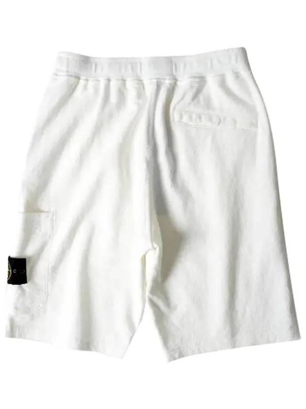 Men's OLD Treatment Logo Patch Cargo Bermuda Shorts White - STONE ISLAND - BALAAN 3