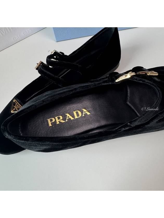 WOMAN BLACK FLATS - PRADA - BALAAN 11