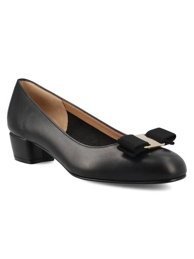 Women's Vara Pumps Black - SALVATORE FERRAGAMO - BALAAN 3