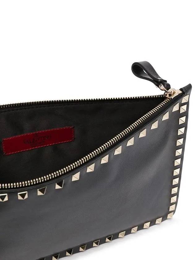 Rockstud Zipper Clutch Bag Black - VALENTINO - BALAAN 4