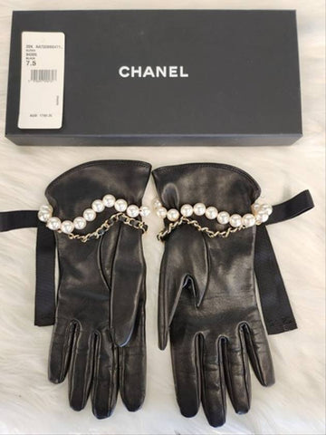 Women s chain pearl embellished leather gloves AA7328 7 5 Condition A - CHANEL - BALAAN 1