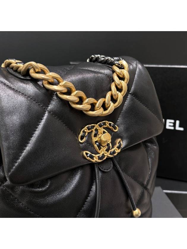 Backpack Nineteen 19 Black Chain Gold Plated CC - CHANEL - BALAAN 4