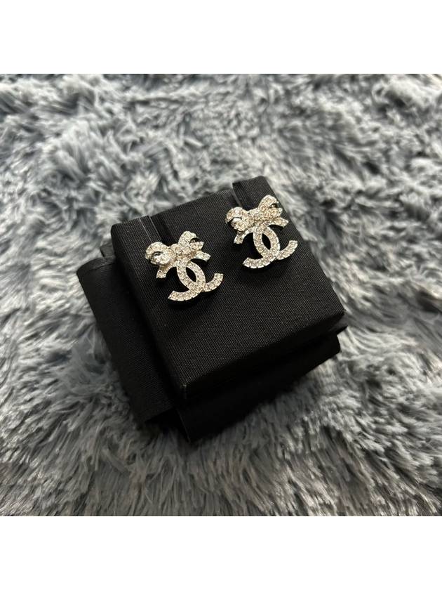 CC logo diamante ribbon earrings - CHANEL - BALAAN 3