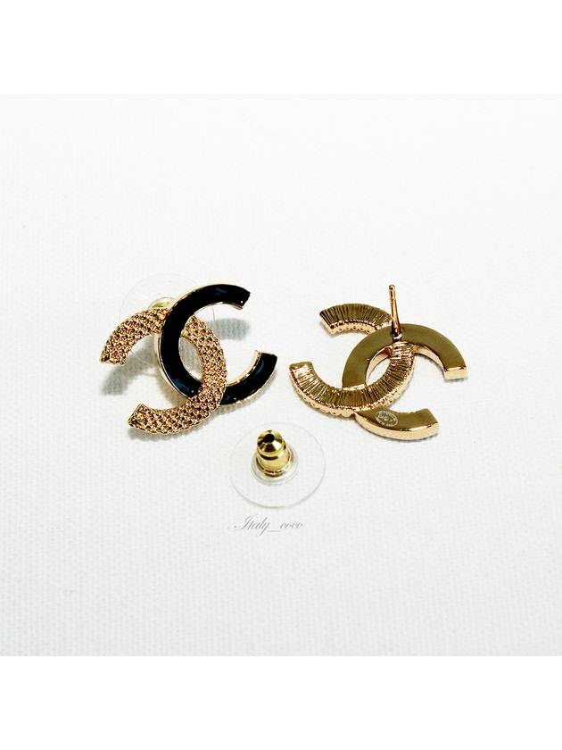 CC Logo Vintage Gold Black Metal Earrings ABC944 B16086 NW195 - CHANEL - BALAAN 8