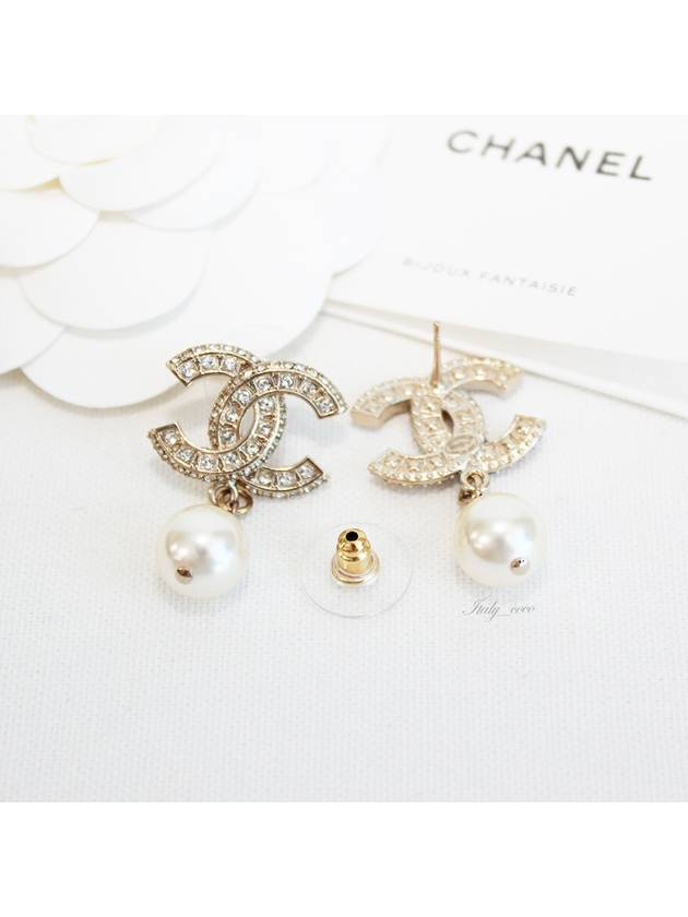 Crystal CC Pearl Drop Earrings A86506 Y00902 Z2953 - CHANEL - BALAAN 6