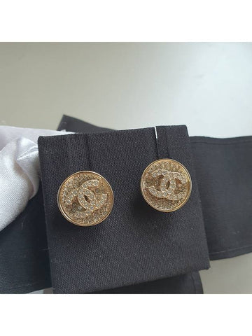 Round CC logo gold metal earrings - CHANEL - BALAAN 1