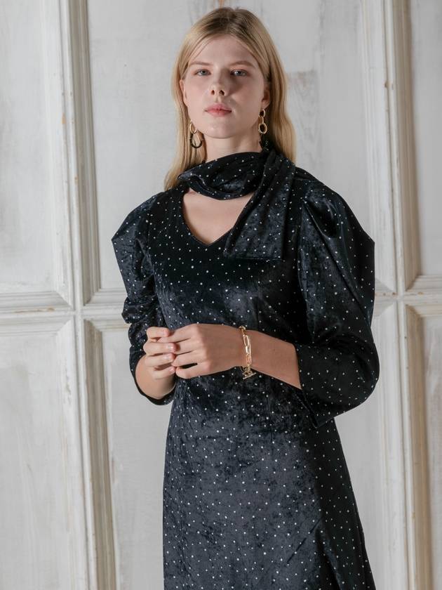 Women's Snow Dot Muffler Attached Puff Sleeve Velvet Midi Dress Black - PRETONE - BALAAN 2