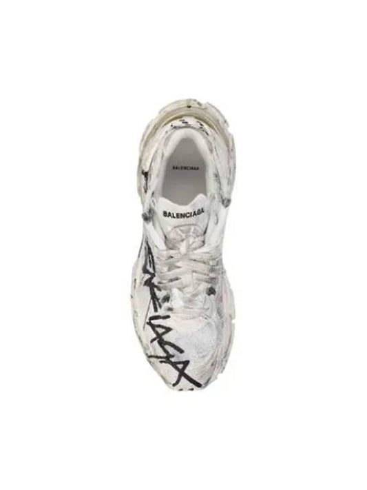 Runner Graffiti Low Top Sneakers White - BALENCIAGA - BALAAN 2