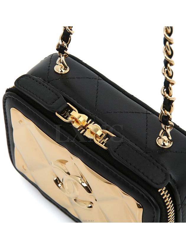 women cross bag - CHANEL - BALAAN 8