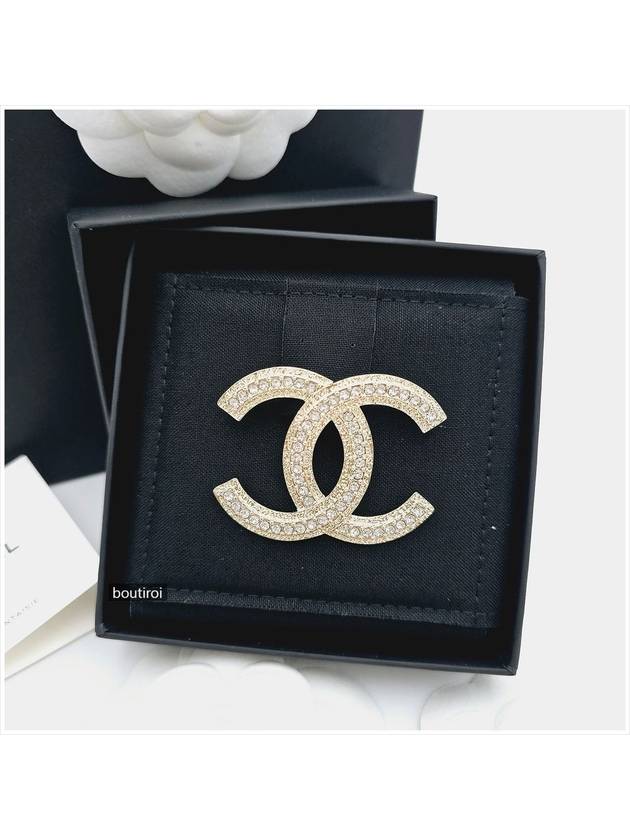 CC Logo Crystal Brooch Silver - CHANEL - BALAAN 3