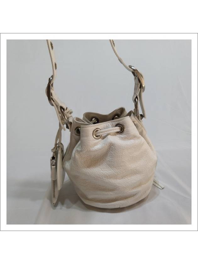 Le Cagole Bucket Bag White - BALENCIAGA - BALAAN 10