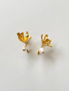 pearl flower earrings gold - ELYONA - BALAAN 1