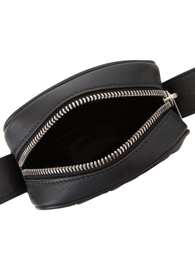 Men's Intrecciato Zippered Leather Mini Cross Bag Black - BOTTEGA VENETA - BALAAN.