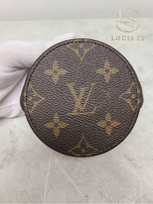 female guitar - LOUIS VUITTON - BALAAN 6