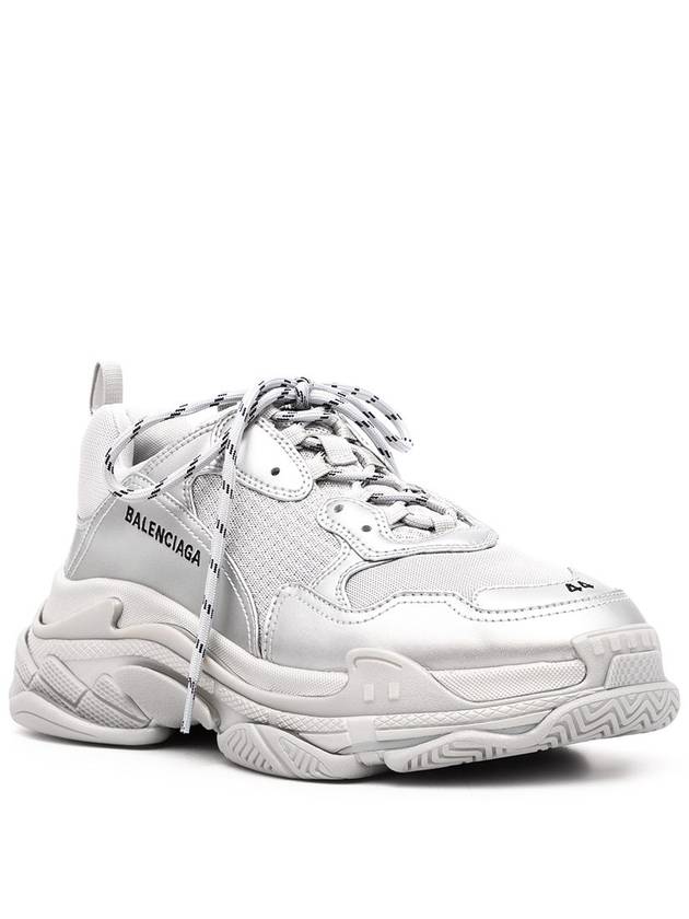 Triple S Low Top Sneakers Silver Metallic - BALENCIAGA - BALAAN.