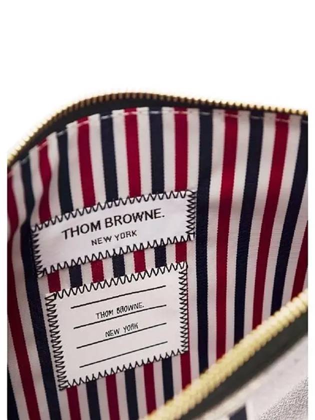 Pebble Grain Three Stripes Zipper Small Clutch Bag Black - THOM BROWNE - BALAAN 4