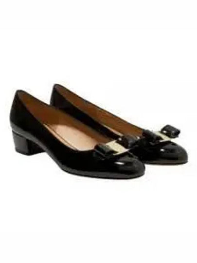 Vara Bow Patent Pumps Black - SALVATORE FERRAGAMO - BALAAN 2