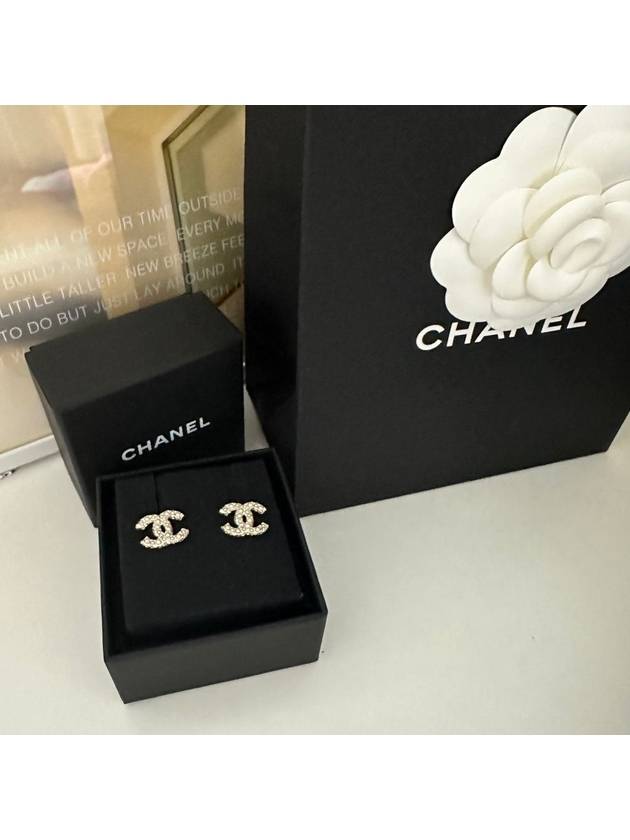 Women's CC Logo Pearl Pearl Earrings Gold - CHANEL - BALAAN 3