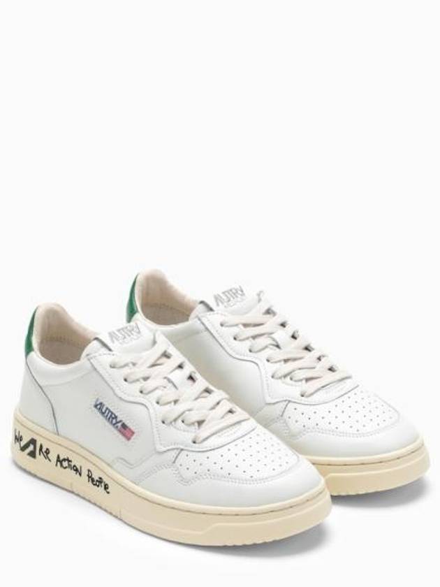 Women's Medalist Suede Lettering Low-Top Sneakers White - AUTRY - BALAAN 3