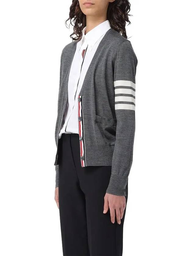 Sustainable Fine Merino Wool 4-Bar Relaxed Fit V-Neck Cardigan Medium Grey - THOM BROWNE - BALAAN 3