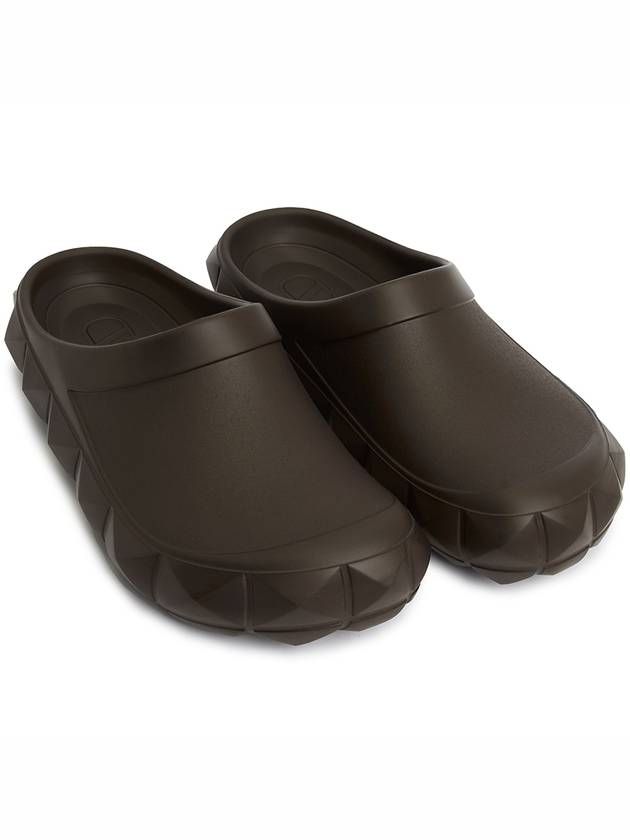 Roma Studded Turtle Rubber Clog Slippers Brown - VALENTINO - BALAAN.