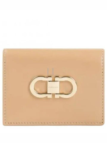 Female 22 0627 LIGHT CAME 0770857 - SALVATORE FERRAGAMO - BALAAN 1